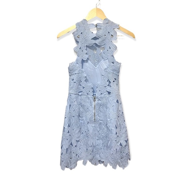Elegant Lace Halter Dress in Light Blue - Picture 3 of 6